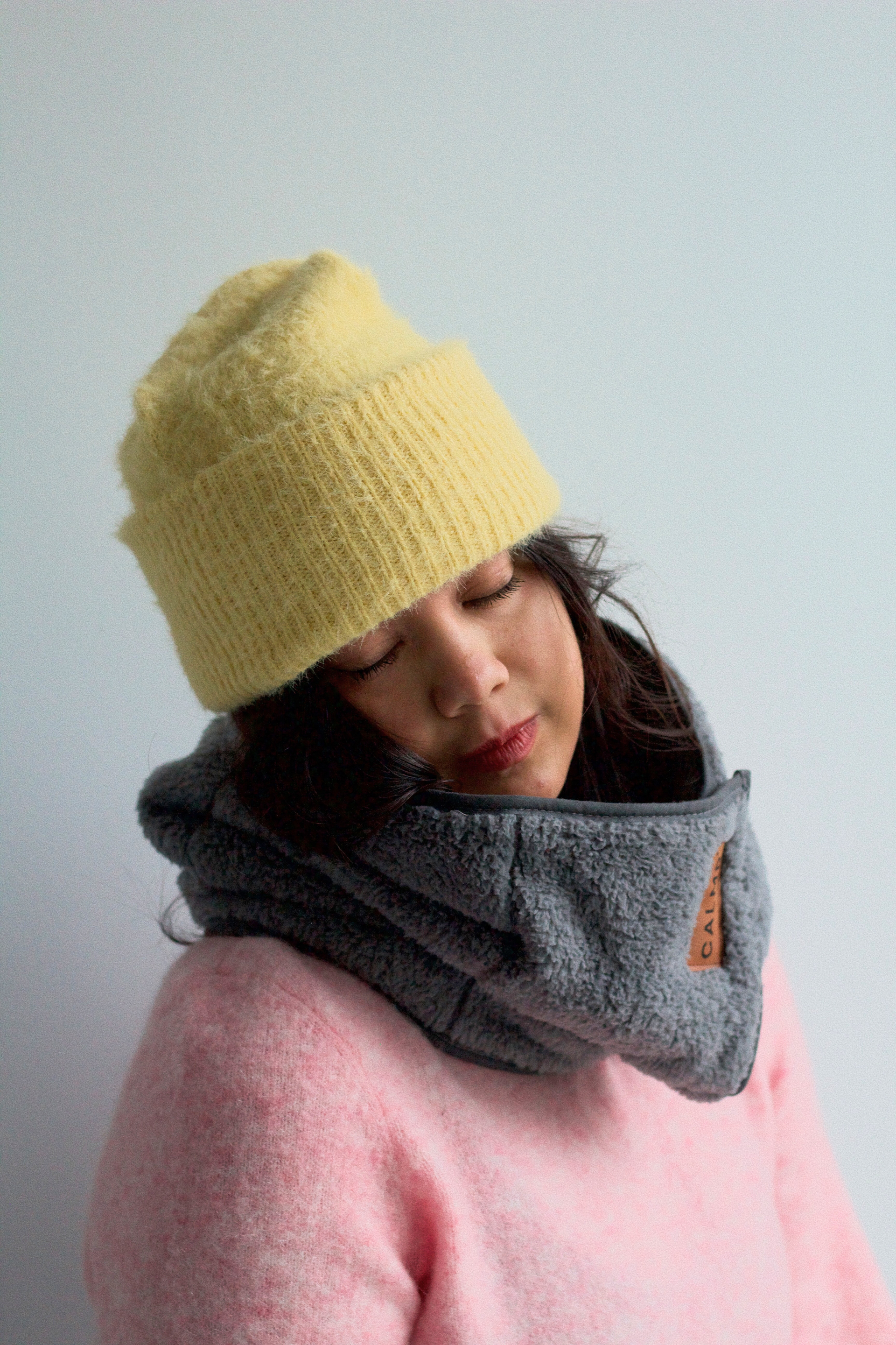 SNUG [Snood-Hug] – CALMR